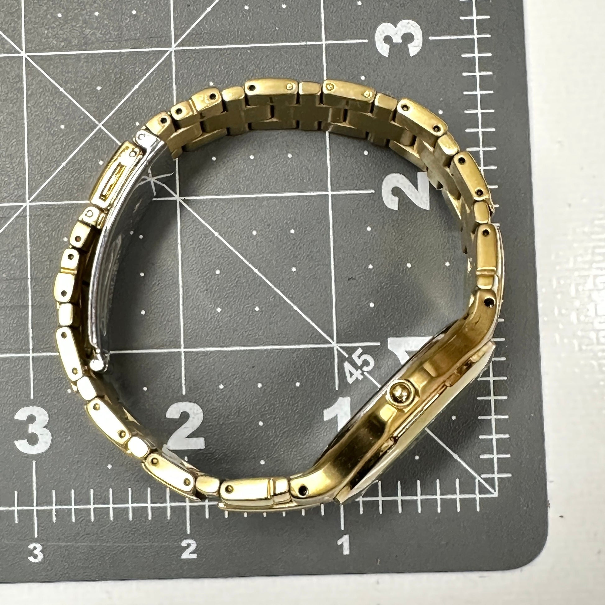 Vintage Citizen Eco-Drive Gold Tone Steel E111 Date watch