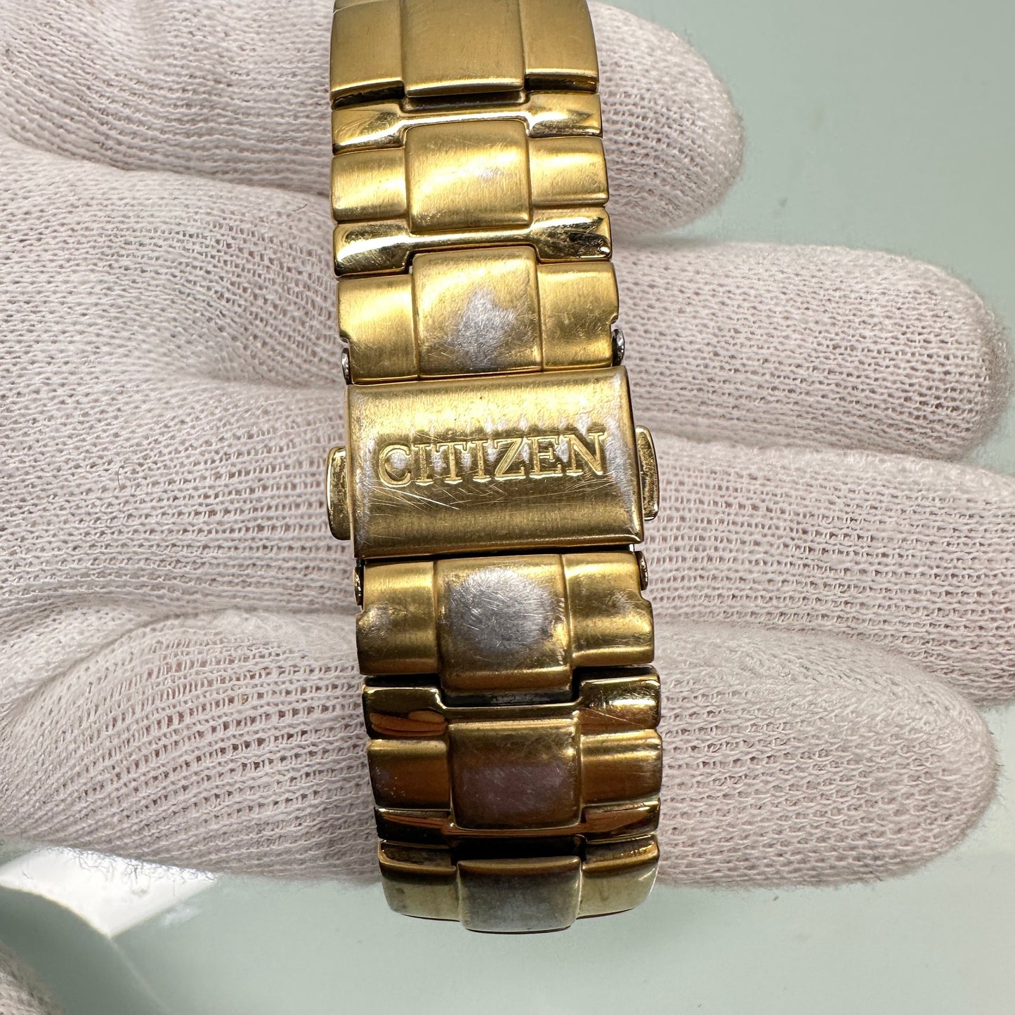 Vintage Citizen Eco-Drive Gold Tone Steel E111 Date watch