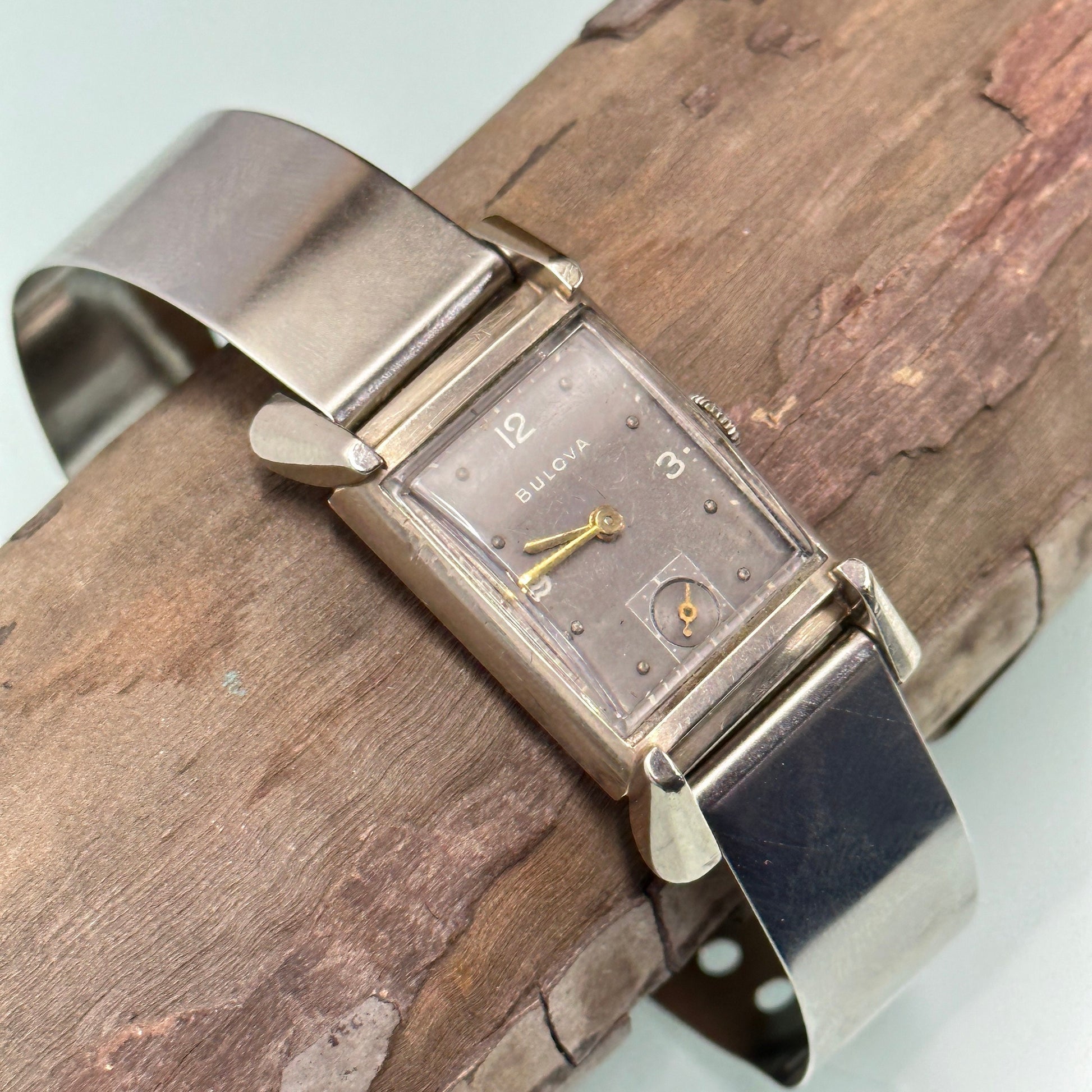 Antique Bulova 14k Solid Gold Swiss Gentleman’s Art Deco Watch with 21 Jewels c.1945