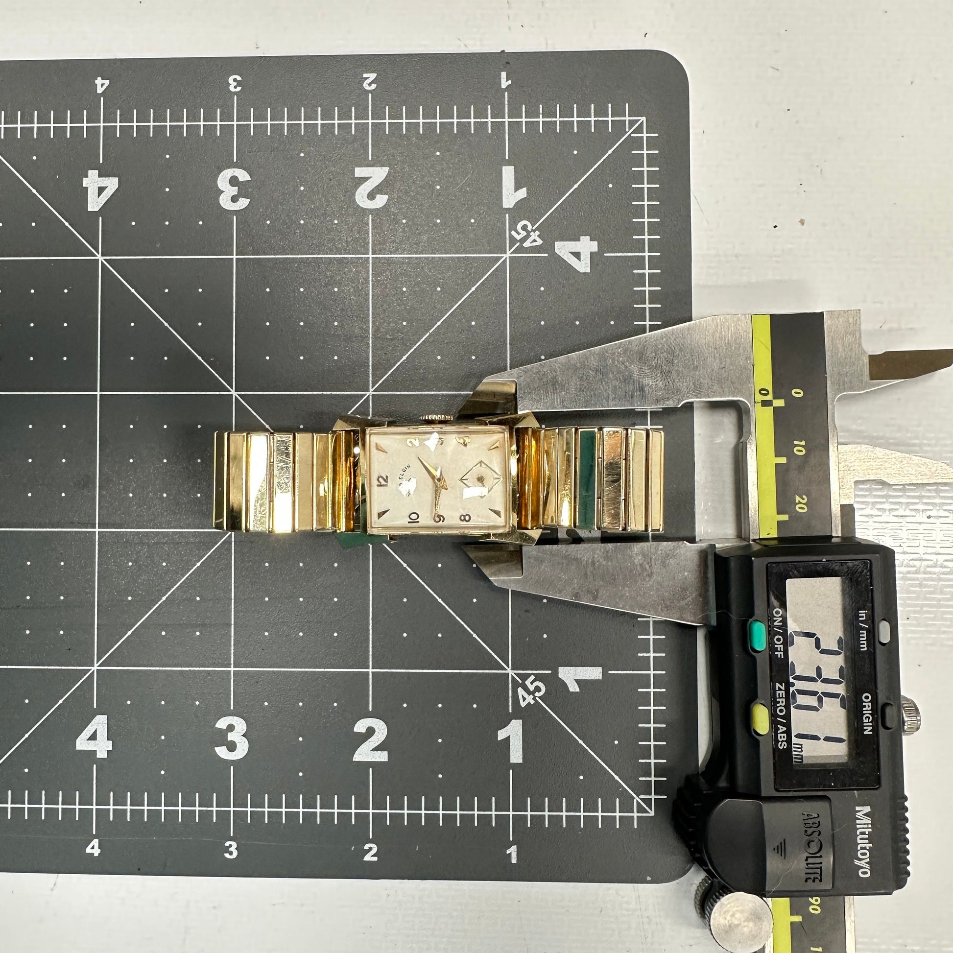 Antique Lord Elgin 14k Solid Gold Swiss Gentleman’s Art Deco Watch Adjusted with 21 Jewels c.1945