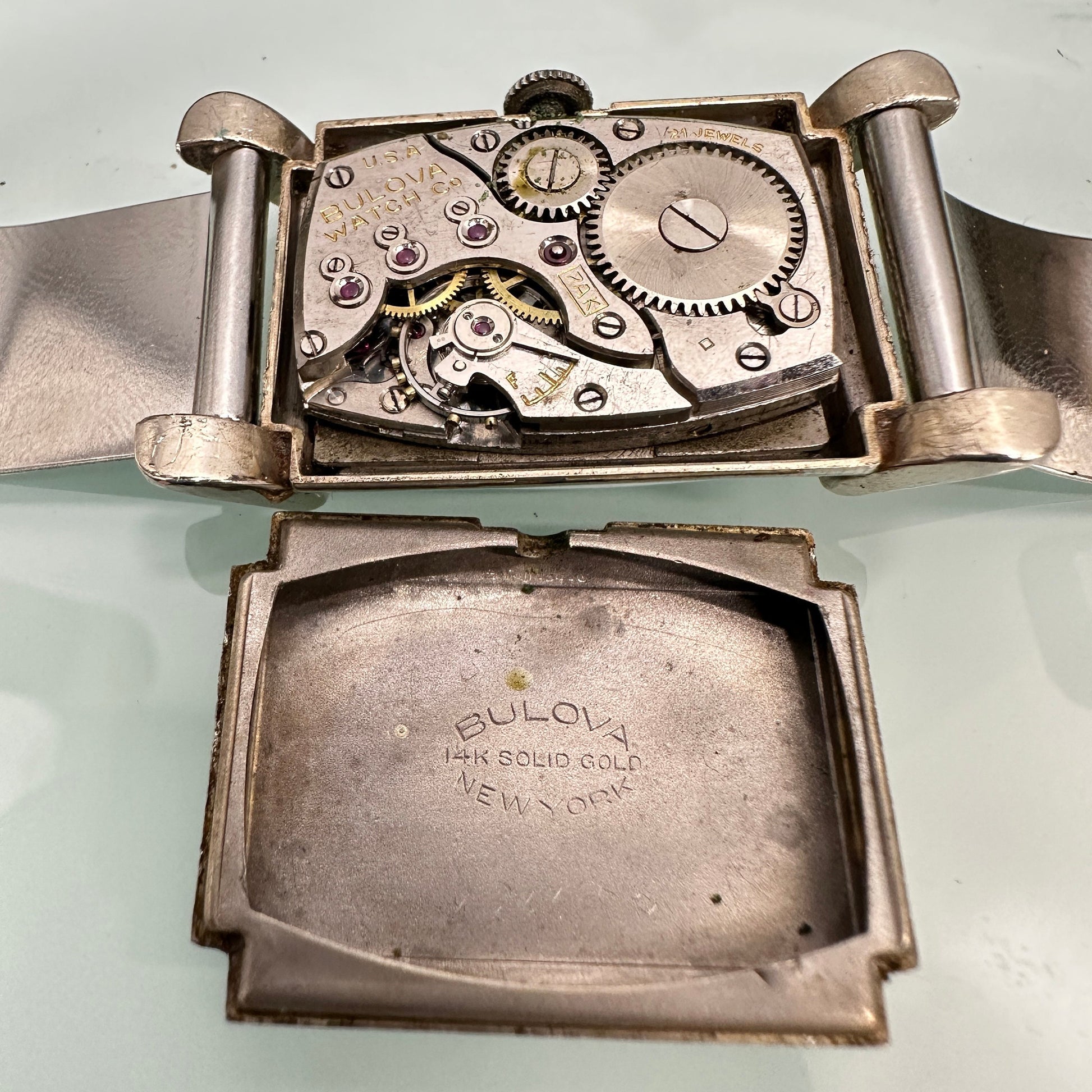 Antique Bulova 14k Solid Gold Swiss Gentleman’s Art Deco Watch with 21 Jewels c.1945