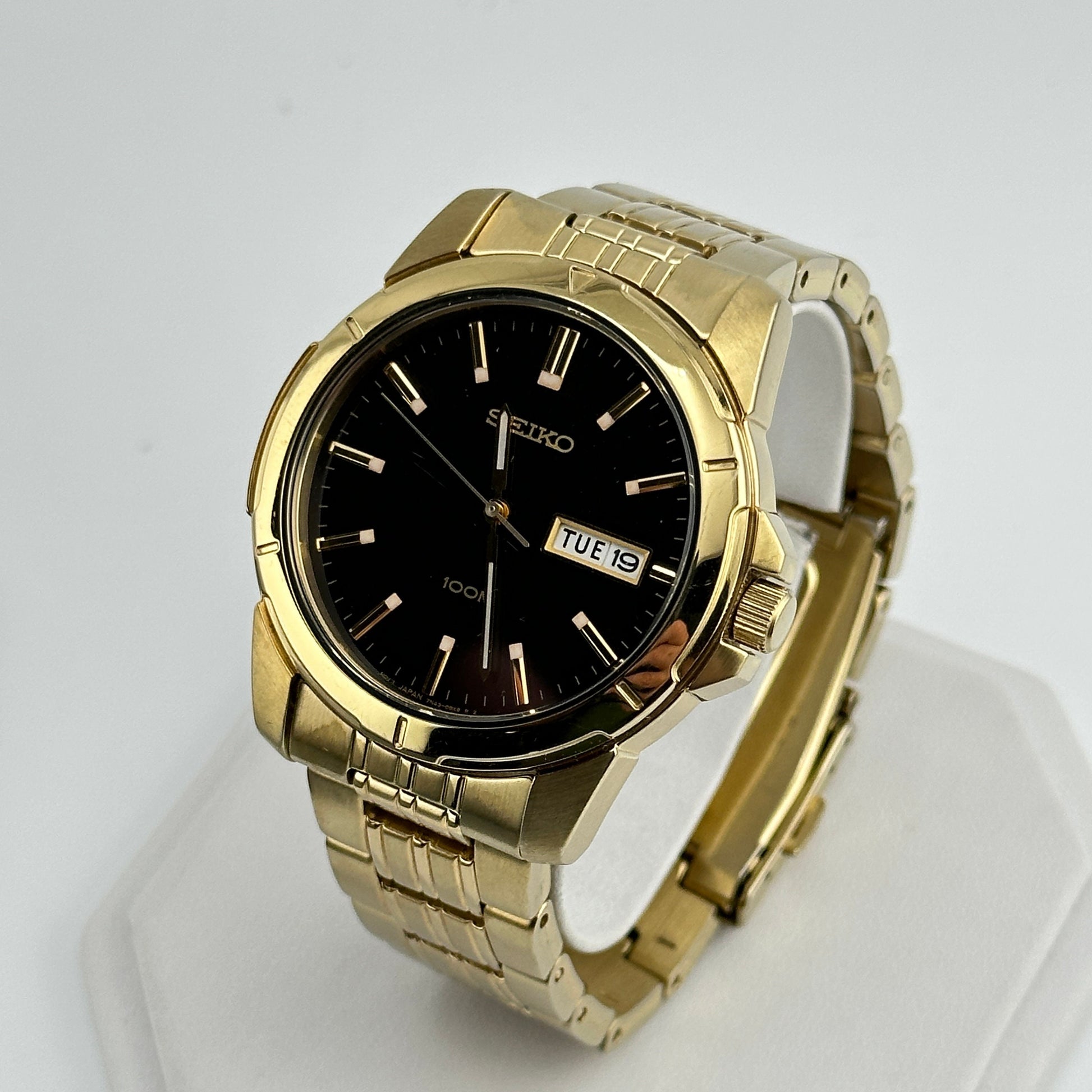 Seiko 100m Gold Tone Day Date Men’s 42mm quartz watch