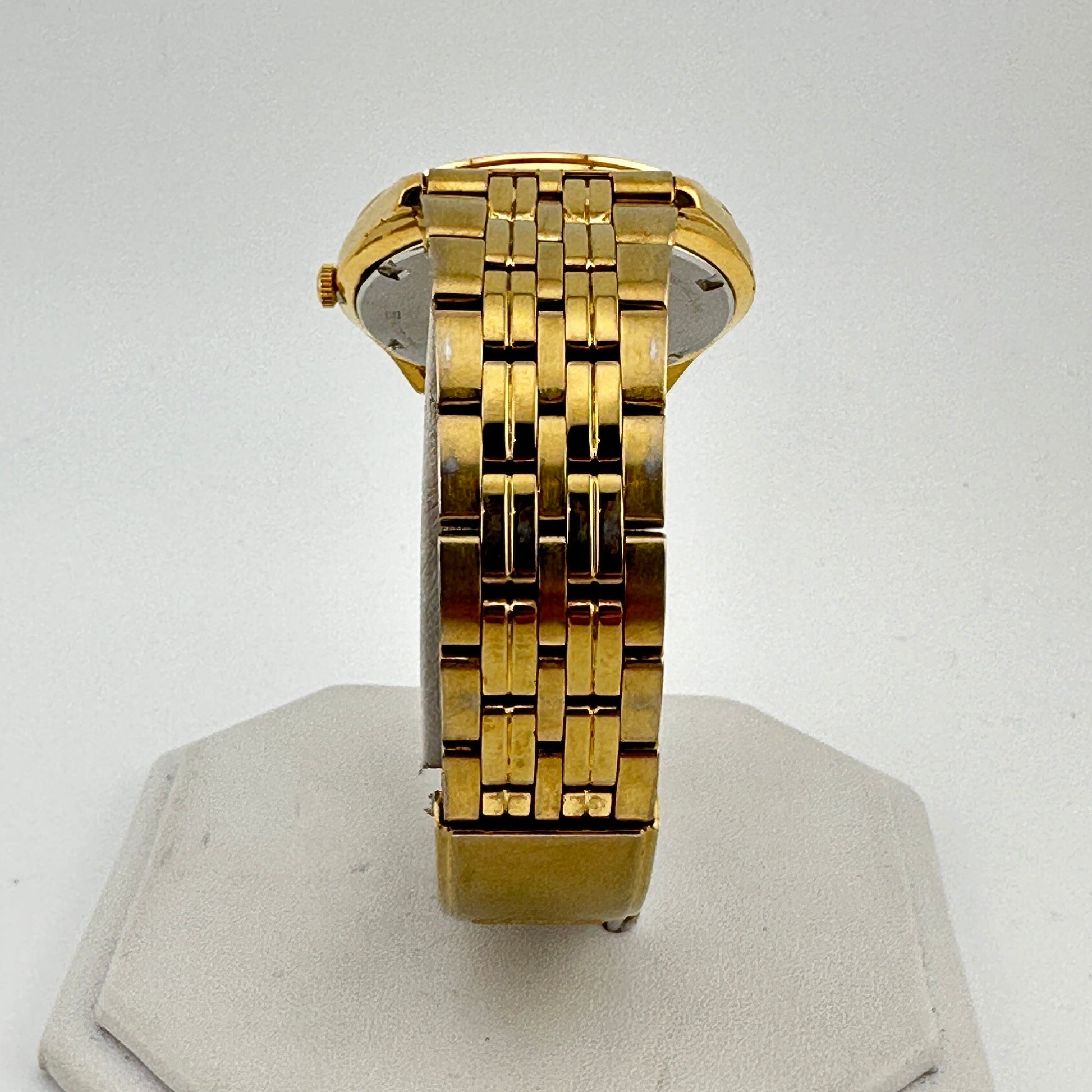 Seiko Sport 50 Gold Tone Stainless Steel 37mm Mens Watch c. Sept 1995