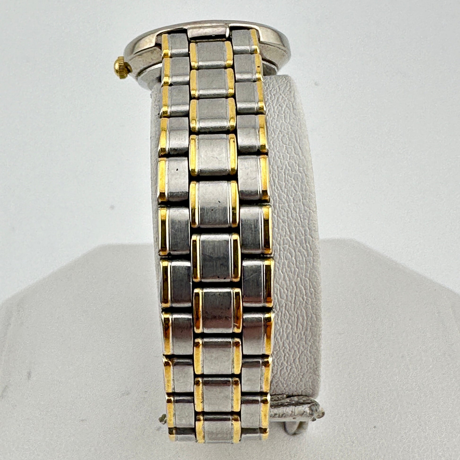 Vintage Seiko Two Tone White Dial Ladies 22mm Quartz Wristwatch c. Jan 1990