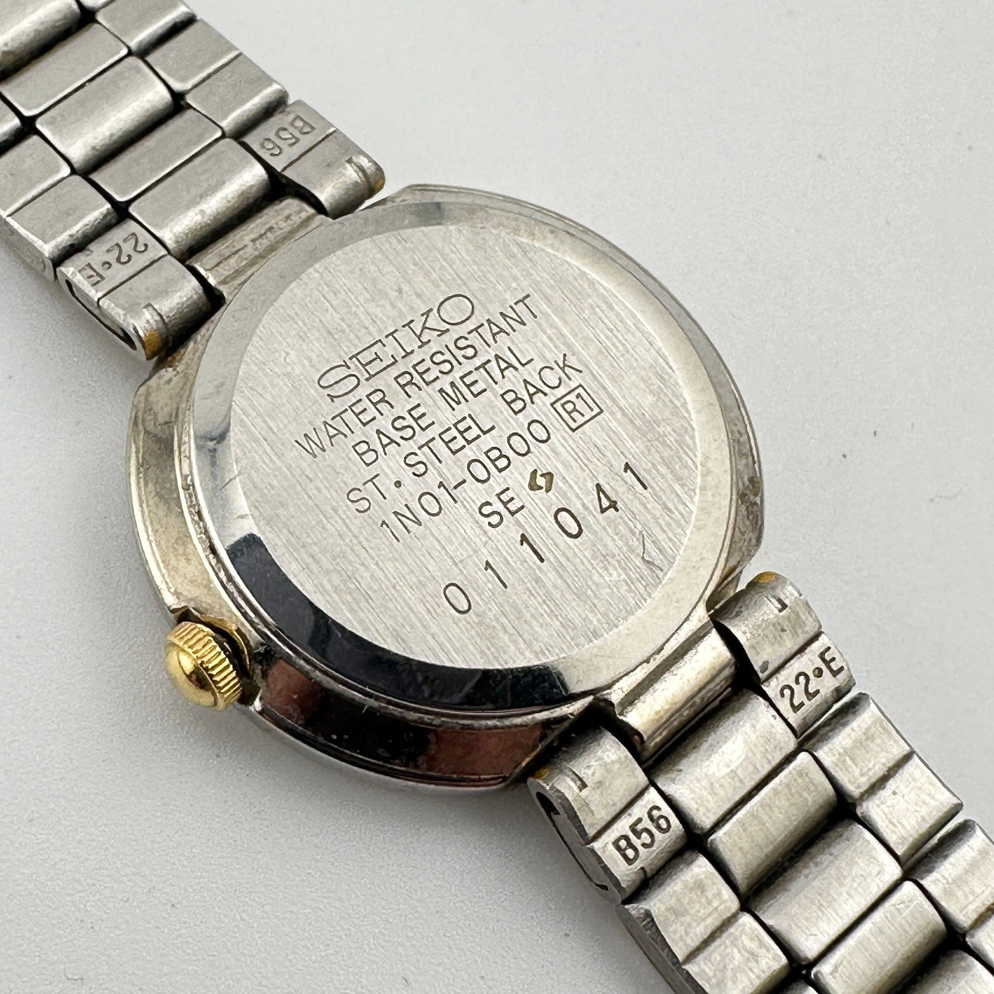 Vintage Seiko Two Tone White Dial Ladies 22mm Quartz Wristwatch c. Jan 1990