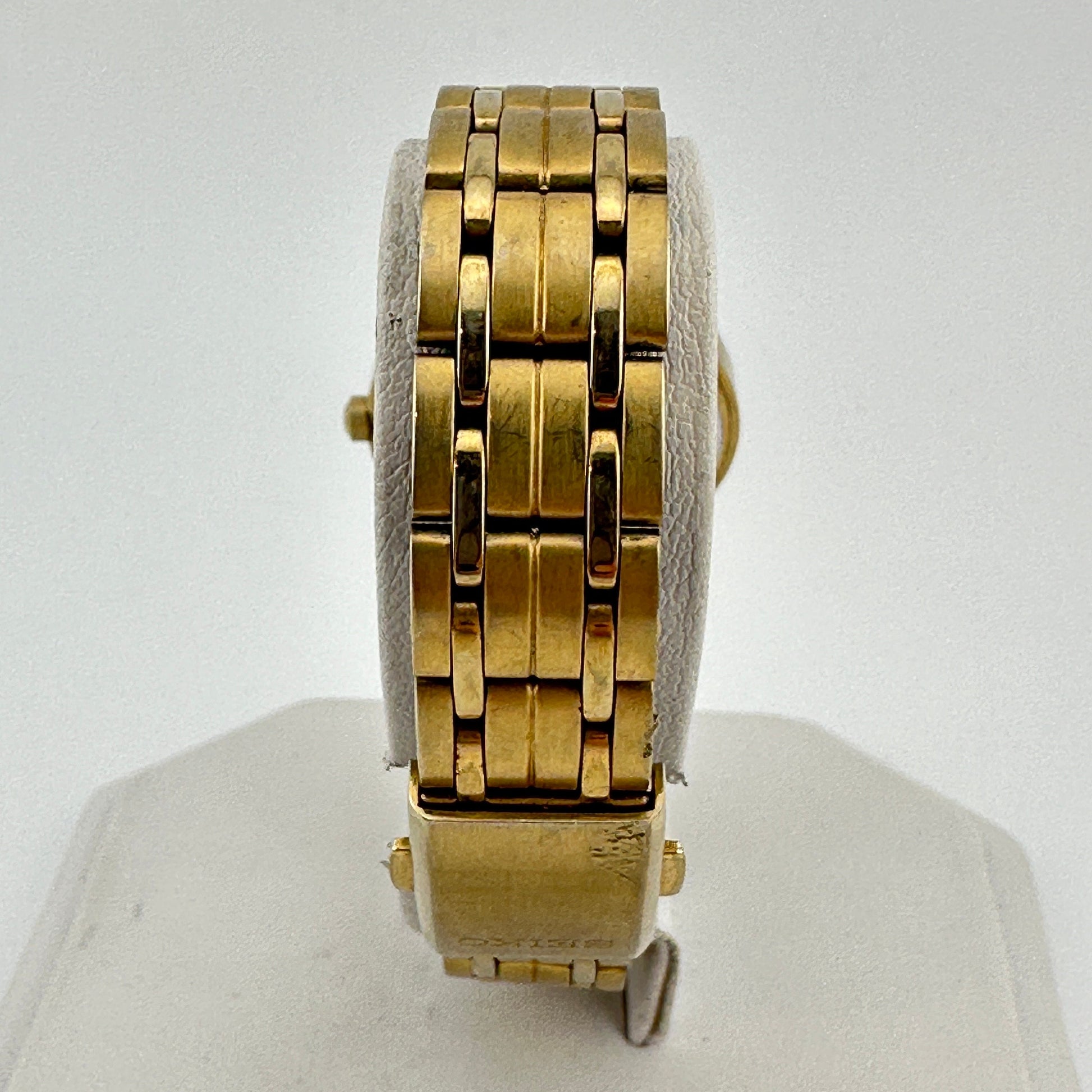 Seiko 100M Gold Tone White Dial Ladies 28mm Quartz Wristwatch c. March 2002