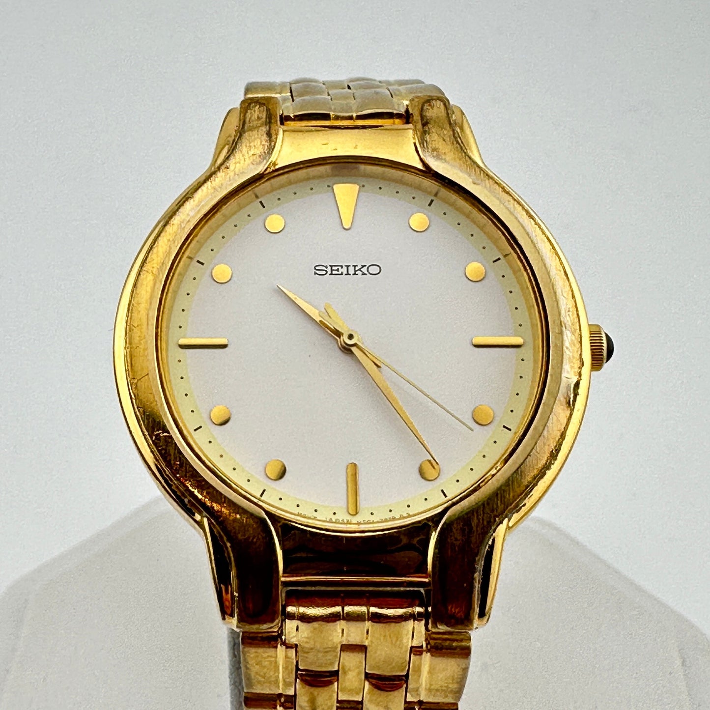 Vintage Seiko Gold Tone Day Date Midsized 35mm quartz Watch c. Aug 1996