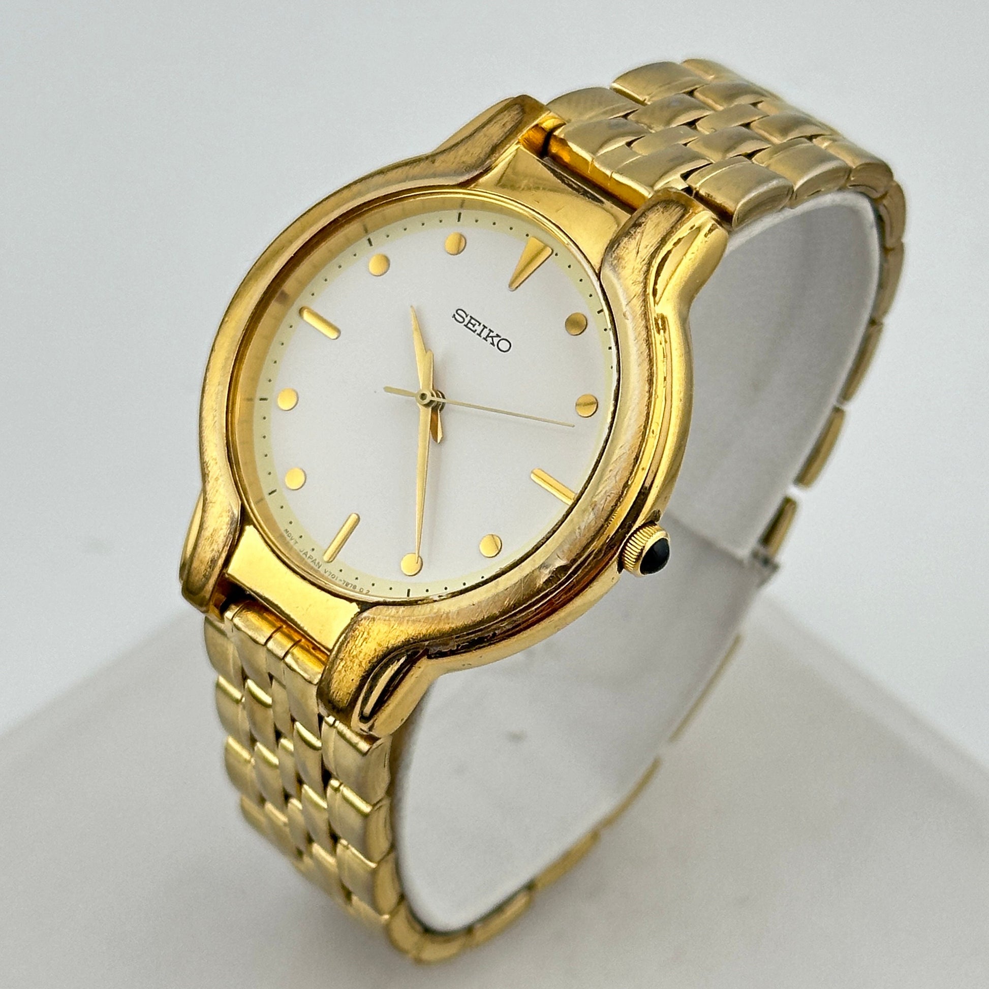 Vintage Seiko Gold Tone Day Date Midsized 35mm quartz Watch c. Aug 1996