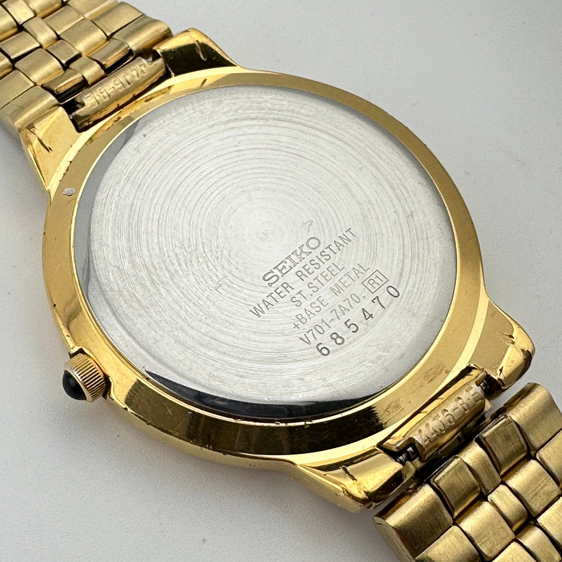 Vintage Seiko Gold Tone Day Date Midsized 35mm quartz Watch c. Aug 1996