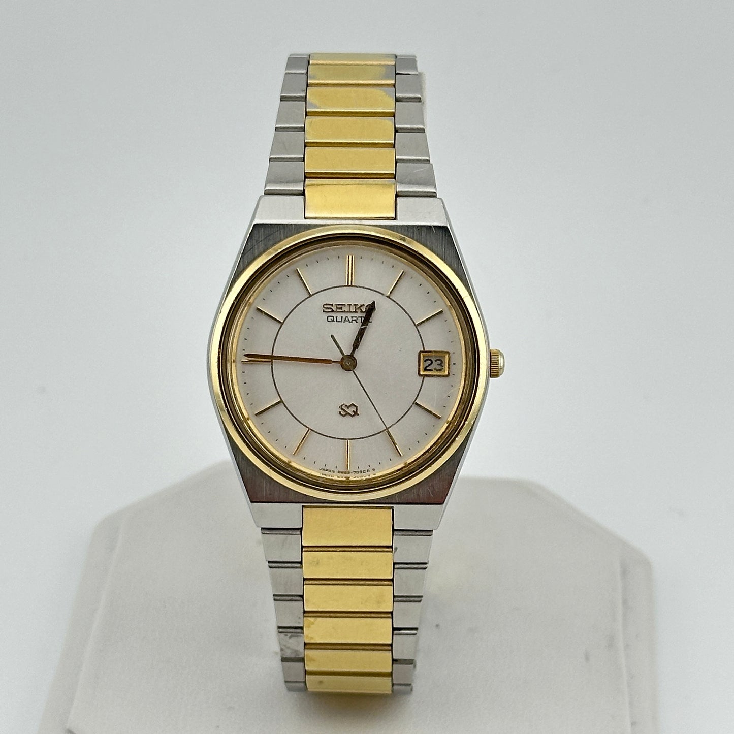 Vintage Seiko SQ Men’s 34mm Two tone Quartz Watch c. May 1981