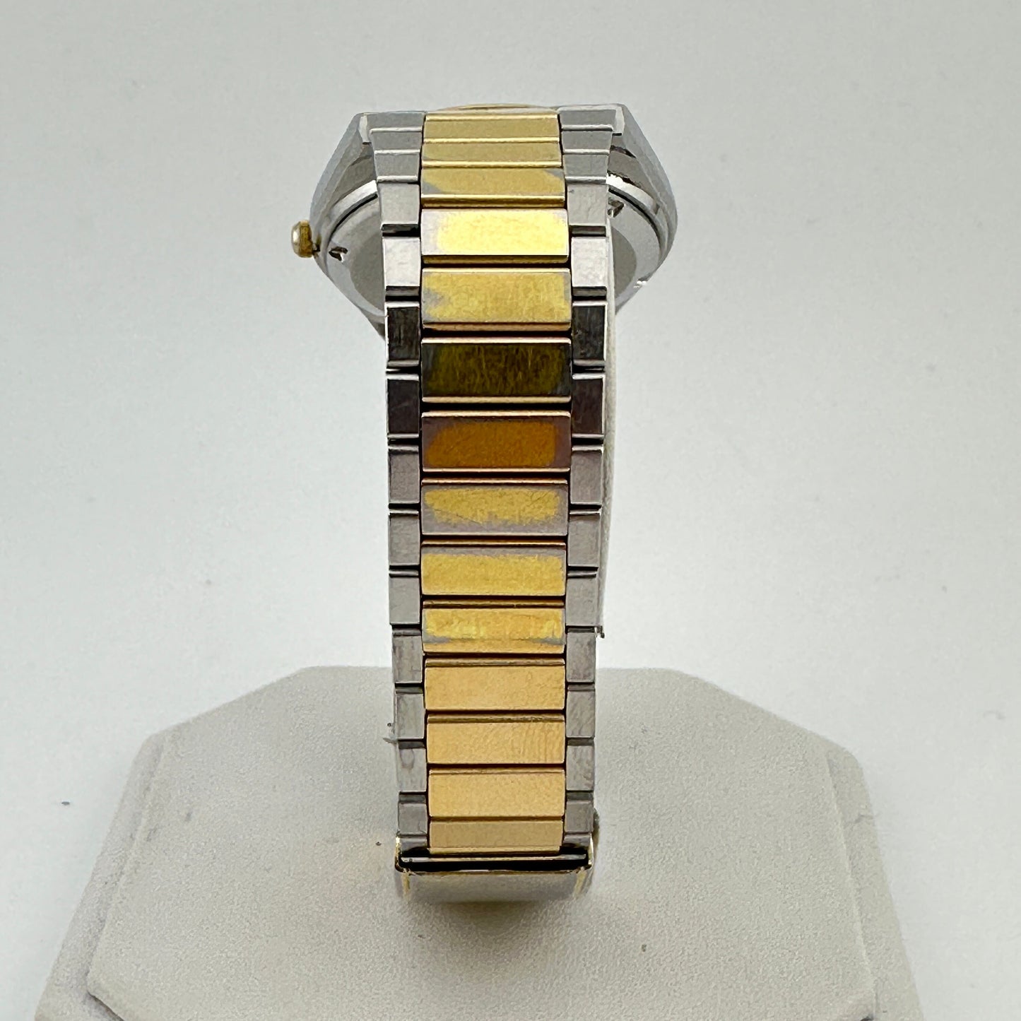 Vintage Seiko SQ Men’s 34mm Two tone Quartz Watch c. May 1981