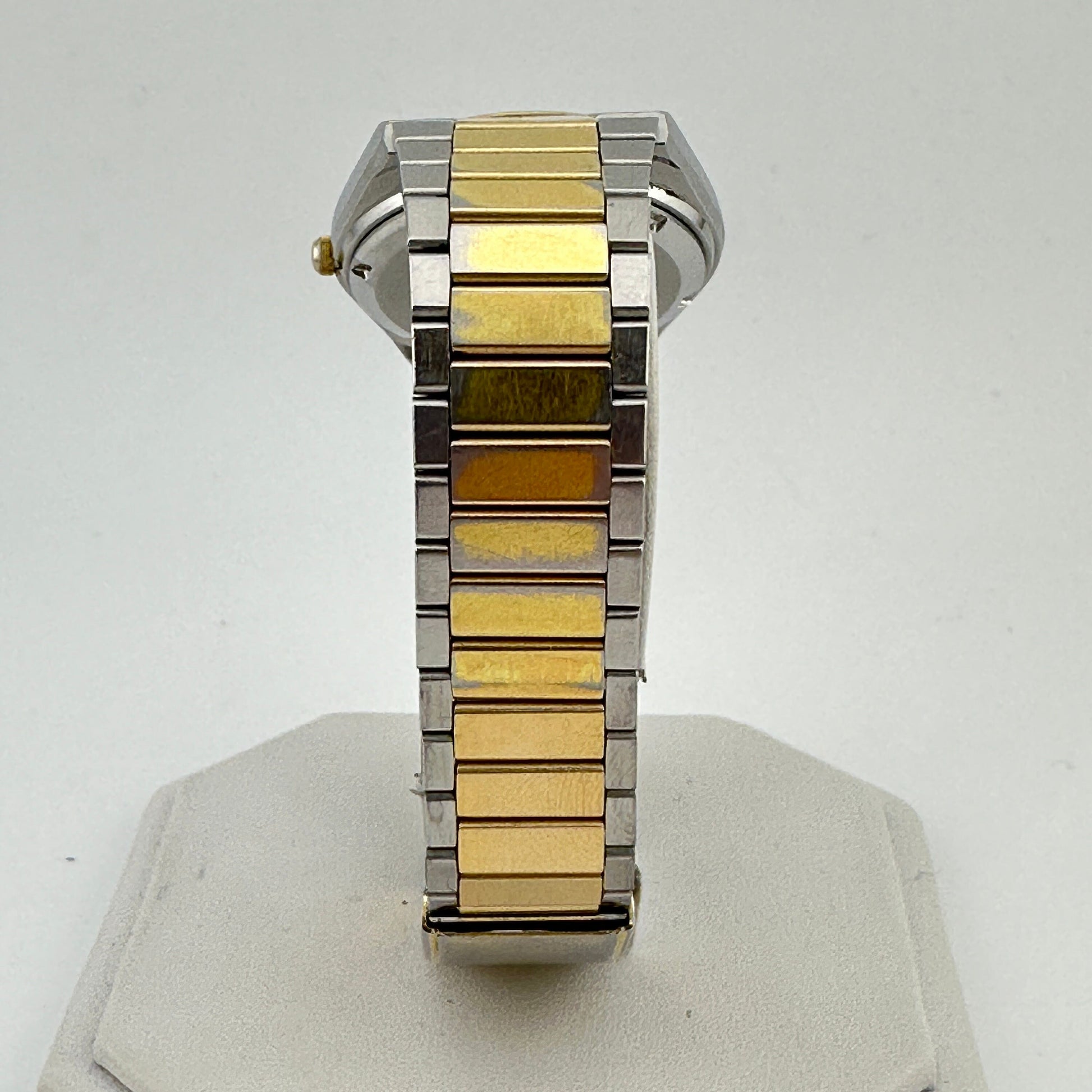 Vintage Seiko SQ Men’s 34mm Two tone Quartz Watch c. May 1981