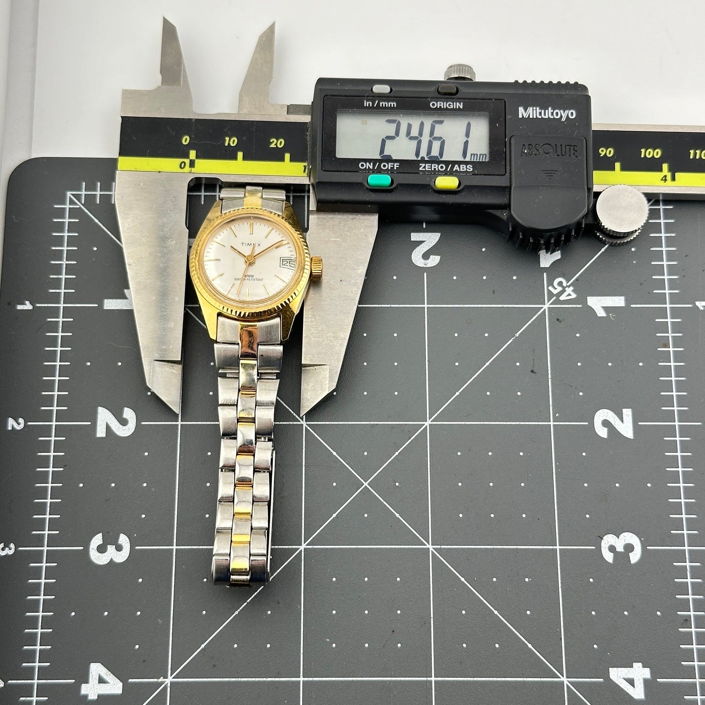 Vintage Timex Manual Wind 25mm Ladies Wristwatch