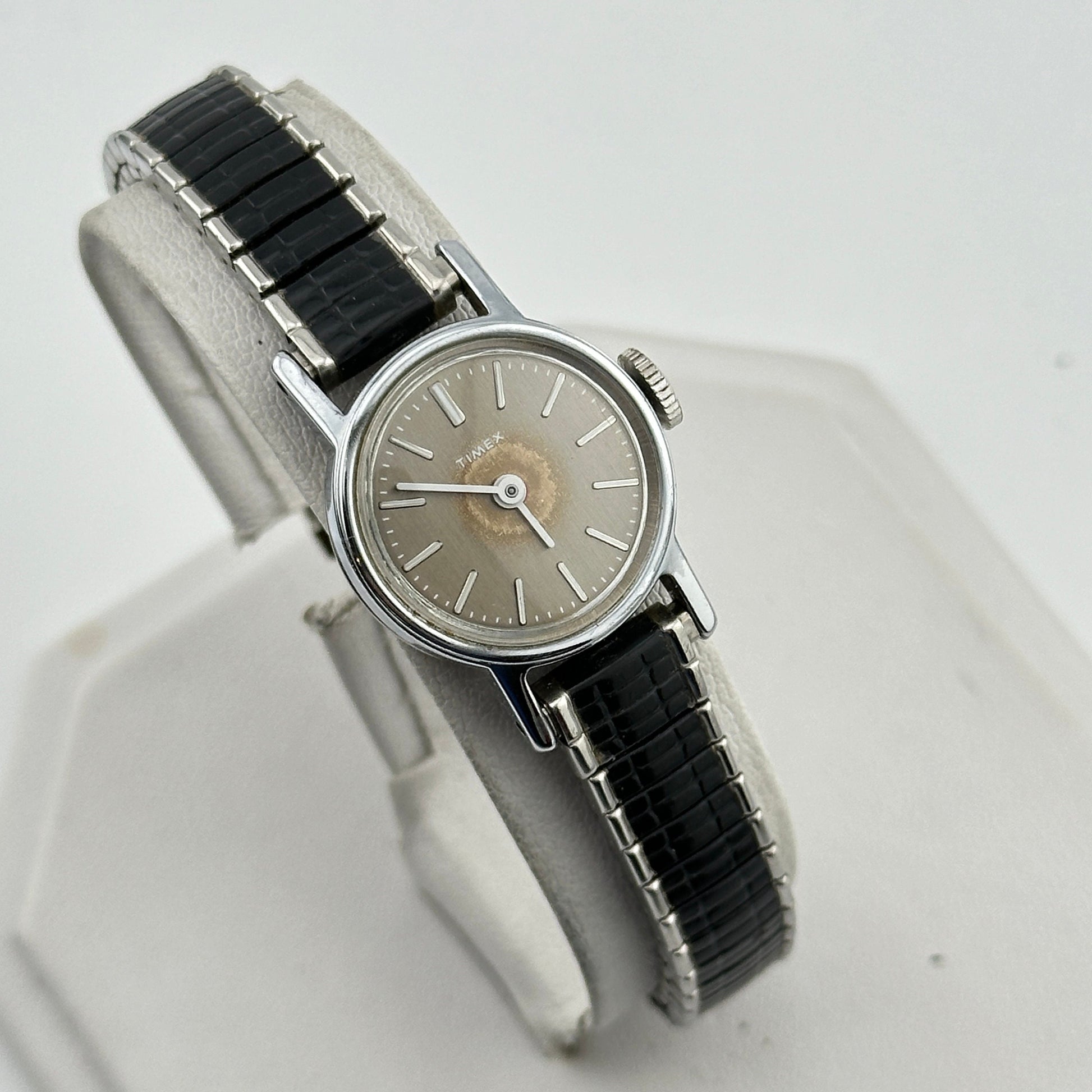 Vintage Timex Manual Wind 20mm Ladies Wristwatch