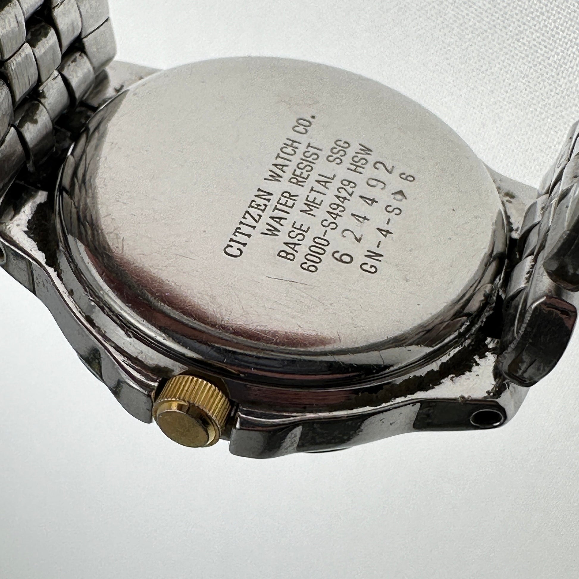 Vintage Citizen WR 100 Two Tone Ladies 28mm quartz Watch