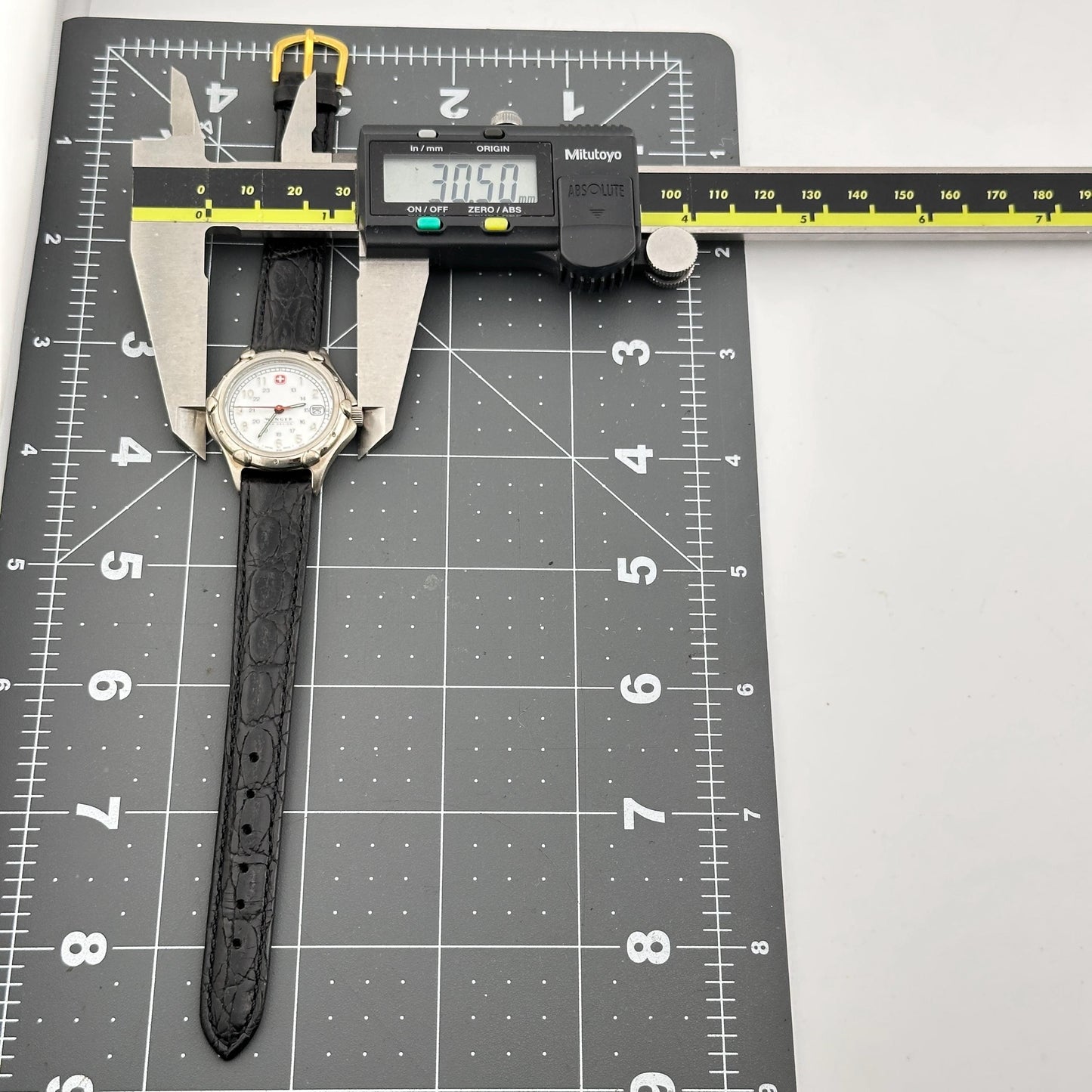 Wenger SAK Design White Dial Swiss Military 31mm Ladies Watch