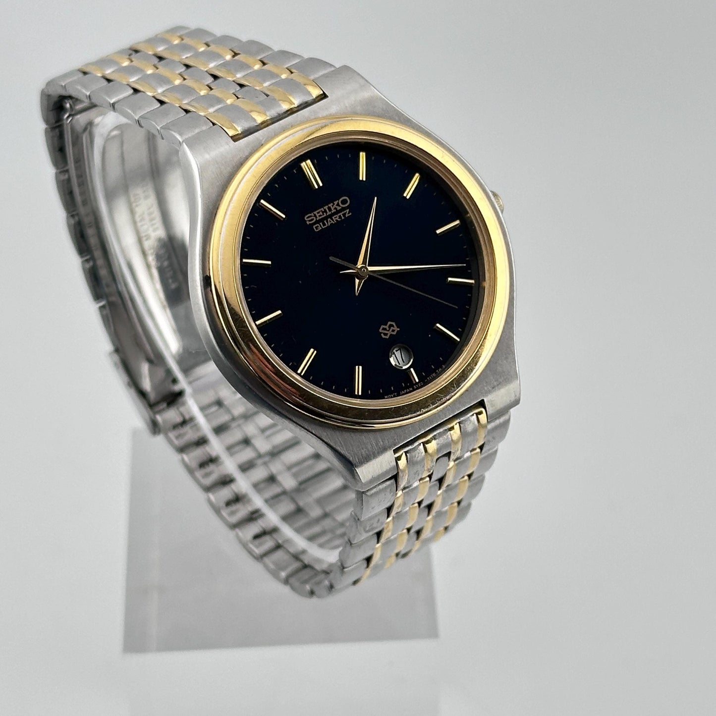 Vintage Seiko SQ Two tone Stainless Steel 36mm Men’s Quartz Watch c. May 1991