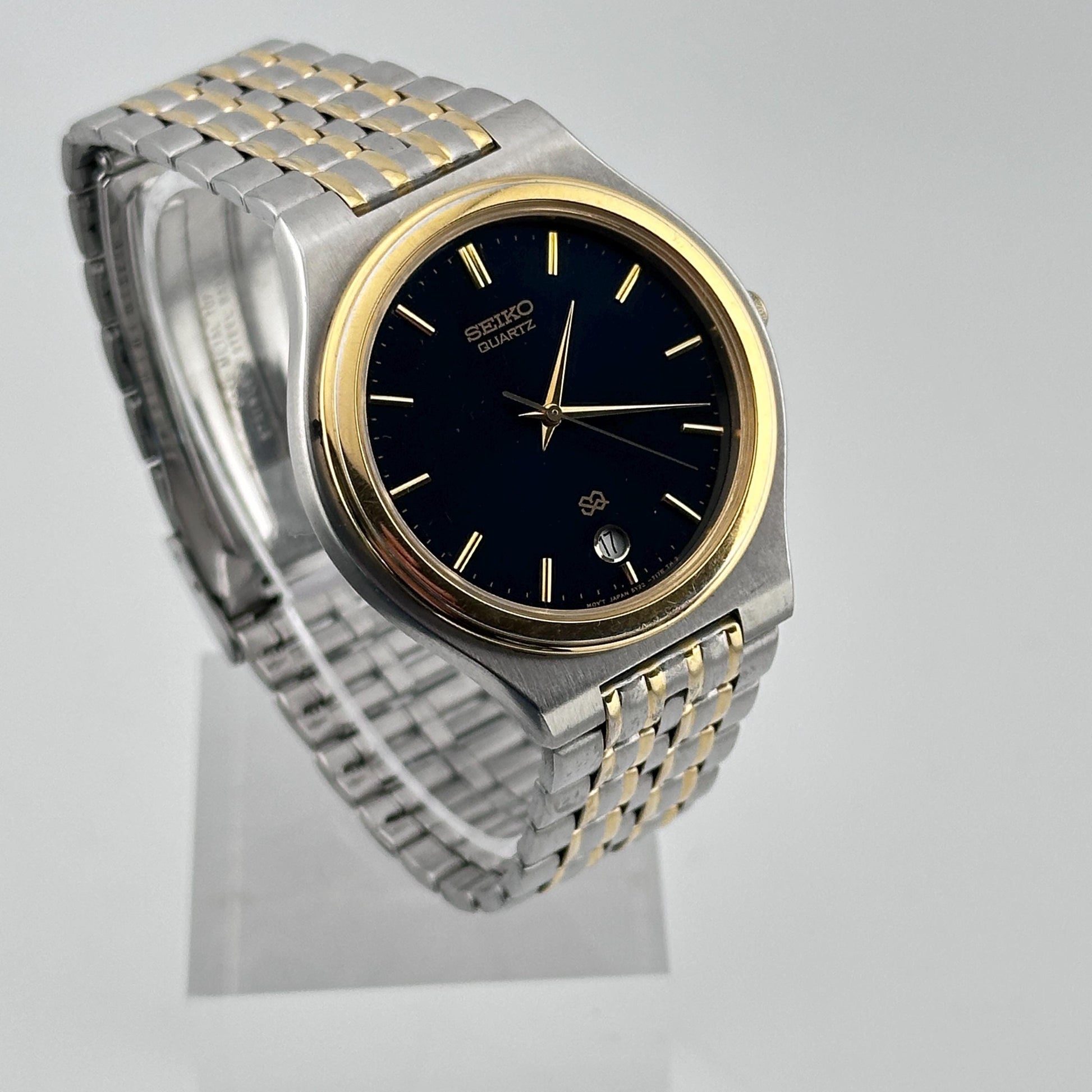 Vintage Seiko SQ Two tone Stainless Steel 36mm Men’s Quartz Watch c. May 1991