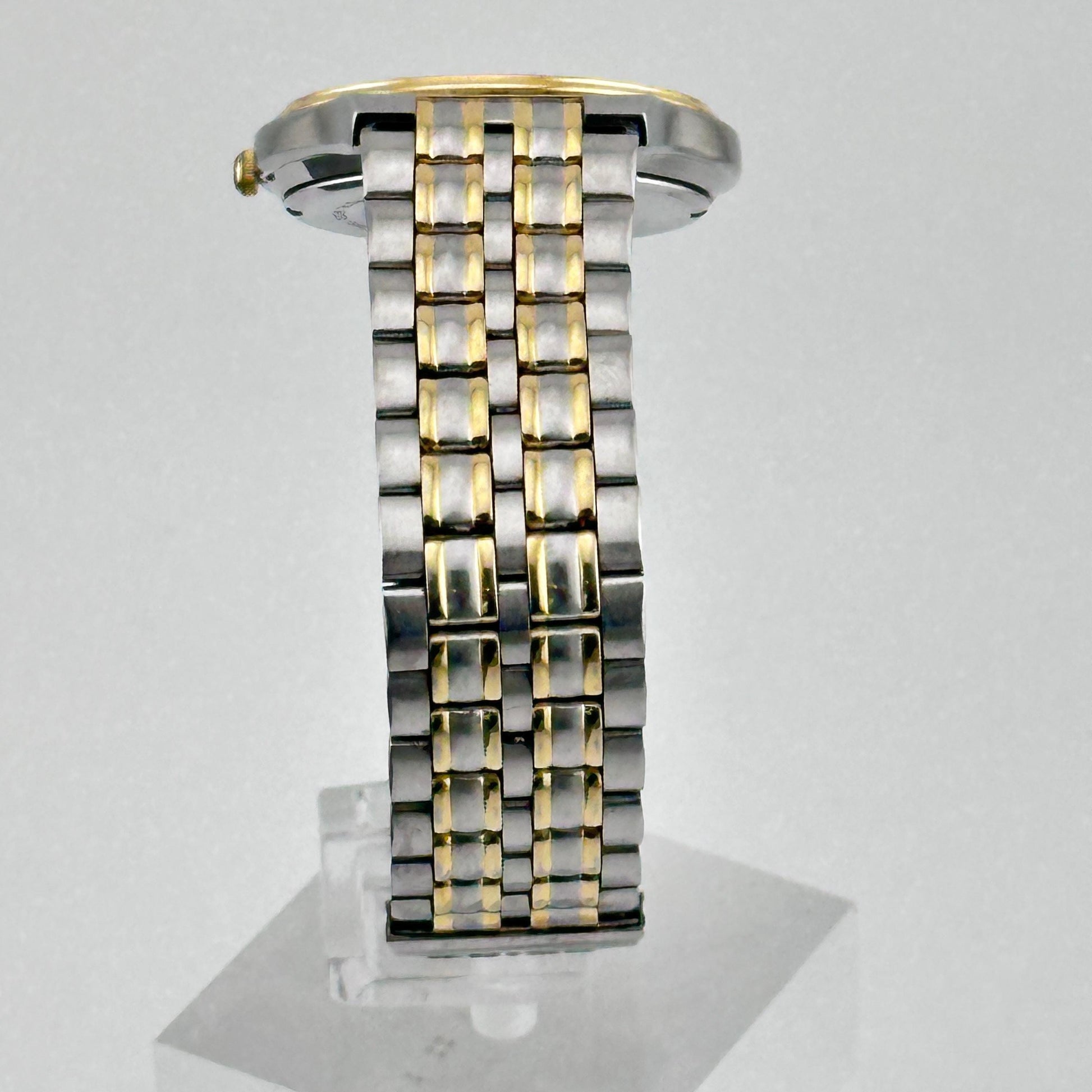 Vintage Seiko SQ Two tone Stainless Steel 36mm Men’s Quartz Watch c. May 1991