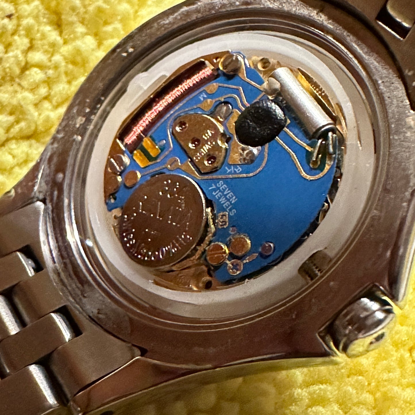 Raymond Weil Silver Tango White Mother Of Pearl Stainless Steel Diamond 5390 Women’s Wrist Watch