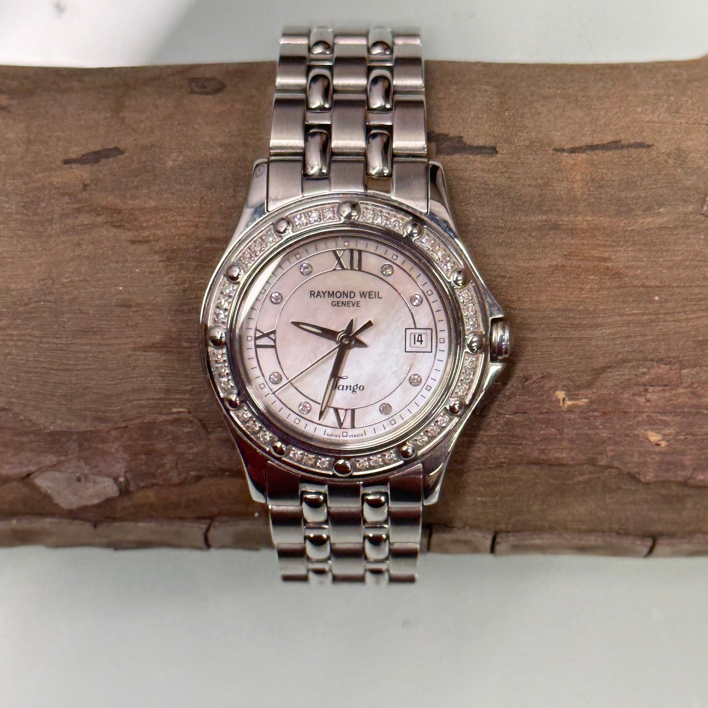Raymond Weil Silver Tango White Mother Of Pearl Stainless Steel Diamond 5390 Women’s Wrist Watch