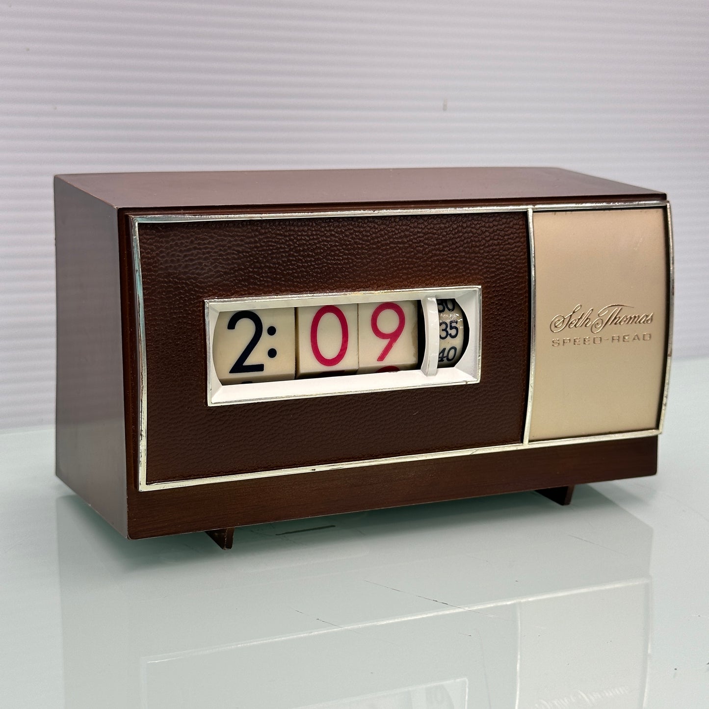 Seth Thomas Speed Read Flip Clock in Walnut c.1960