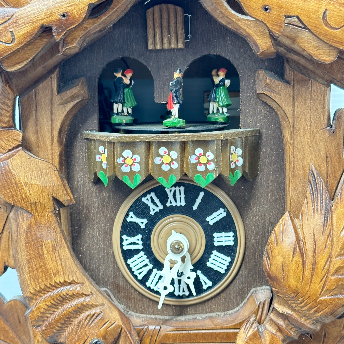 Albert Schwab Karlshrue - Musical Dancing Cuckoo Clock Hunting Themed
