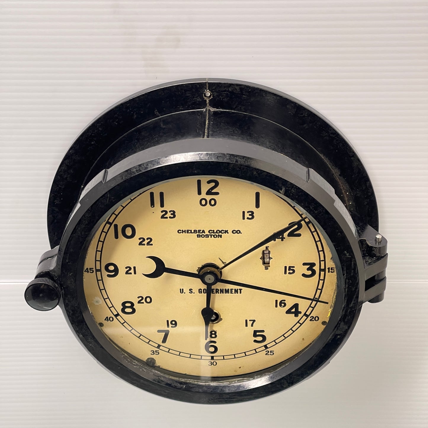 Chelsea Clock Co. US Government 12/24 Hour Bakelite Ship Clock - Boston Mass. c. 1966