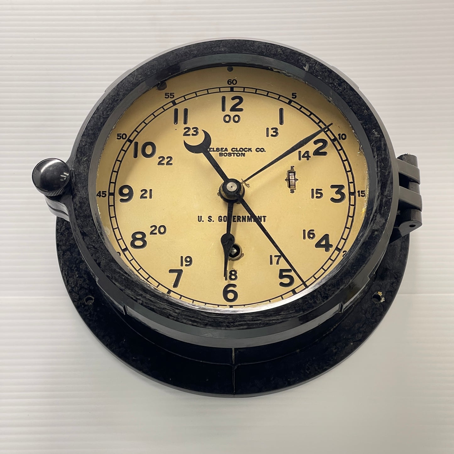 Chelsea Clock Co. US Government 12/24 Hour Bakelite Ship Clock - Boston Mass. c. 1966