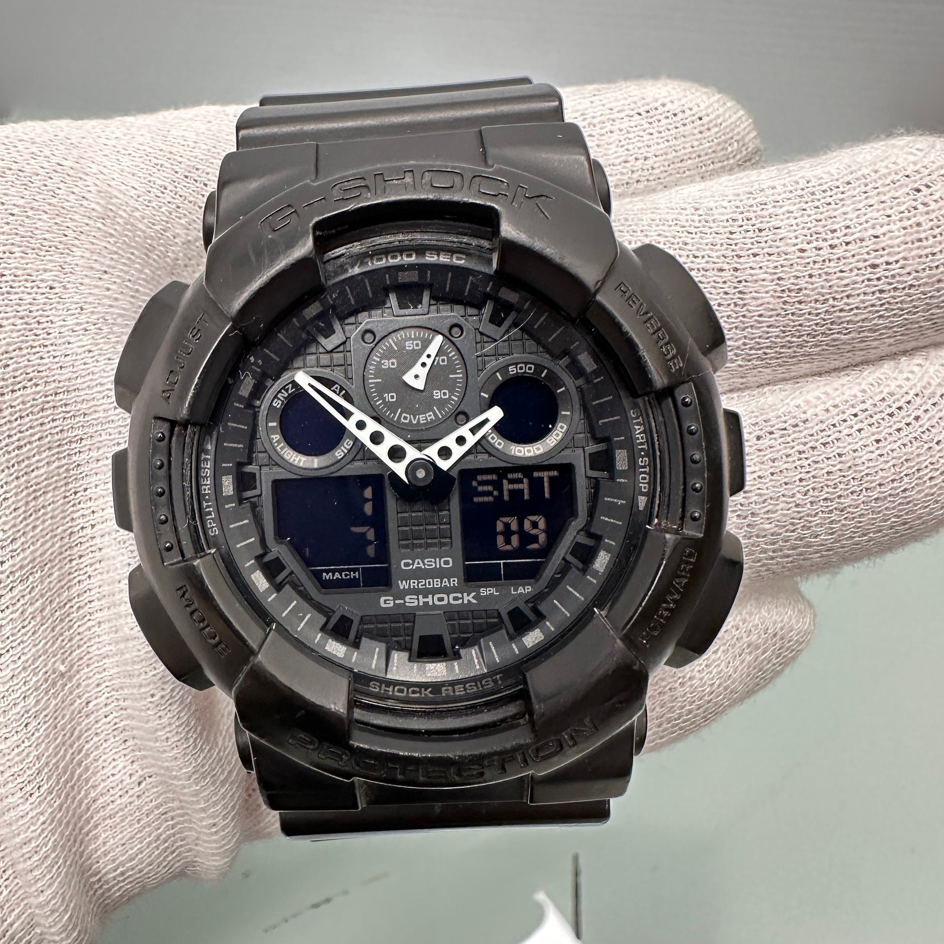 Casio G Shock - Digital -200M Wr- Black With Tin