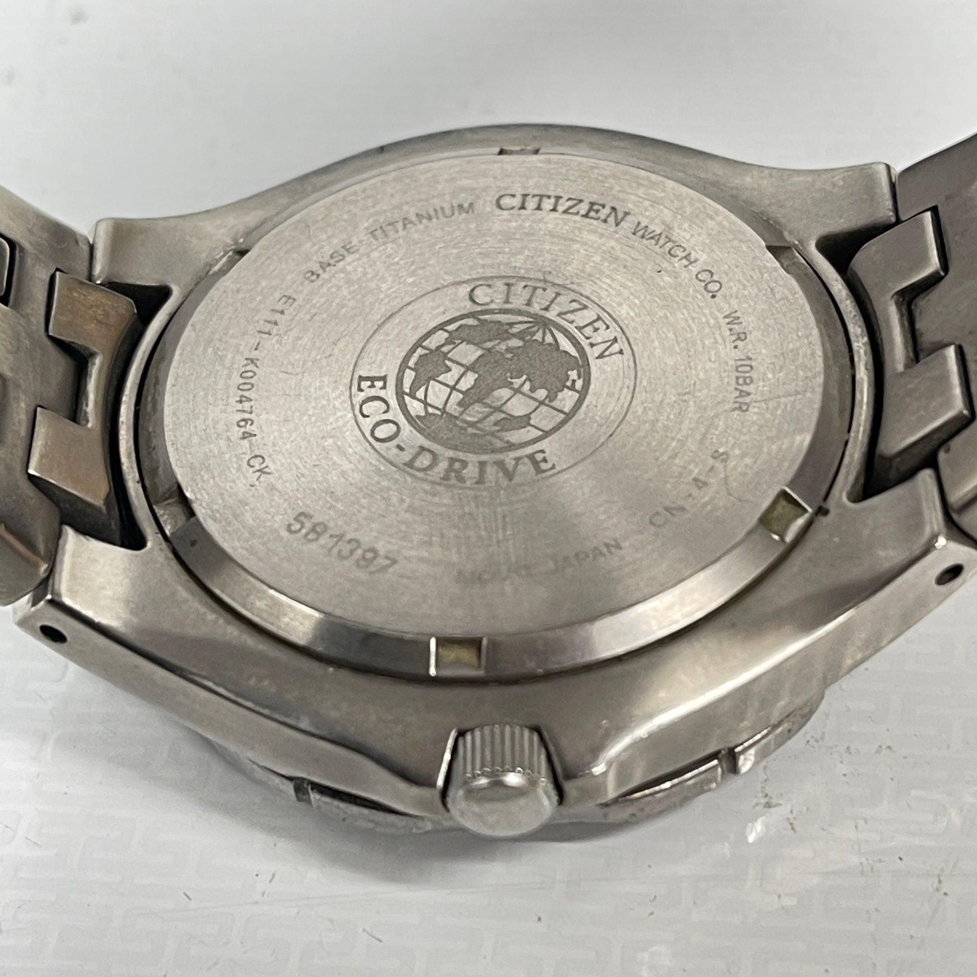 Vintage Citizen Eco-Drive E111 Titanium Date watch