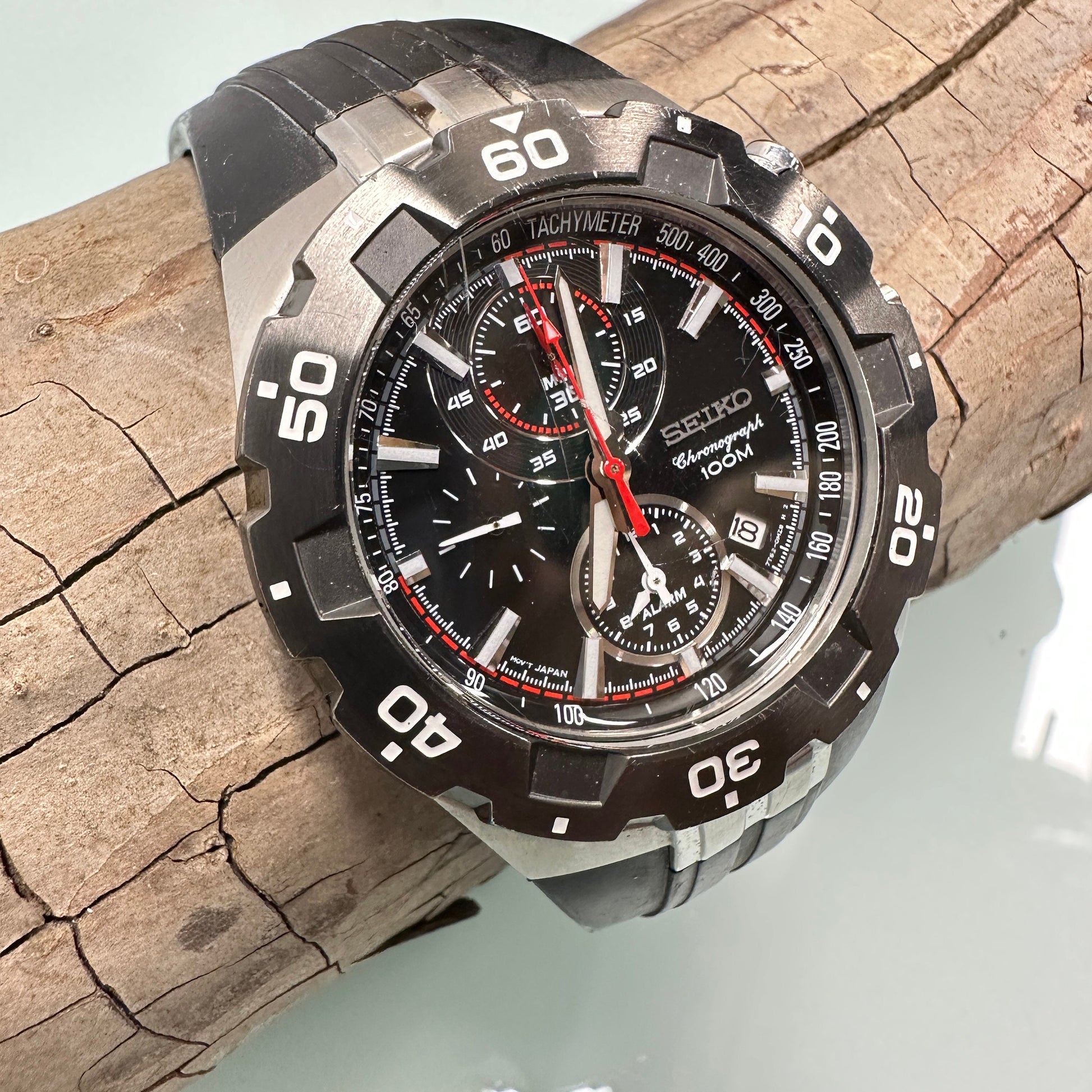 Seiko Chronograph 7T62 Quartz Watch with Black Dial and Stainless Steel Case and Original Band