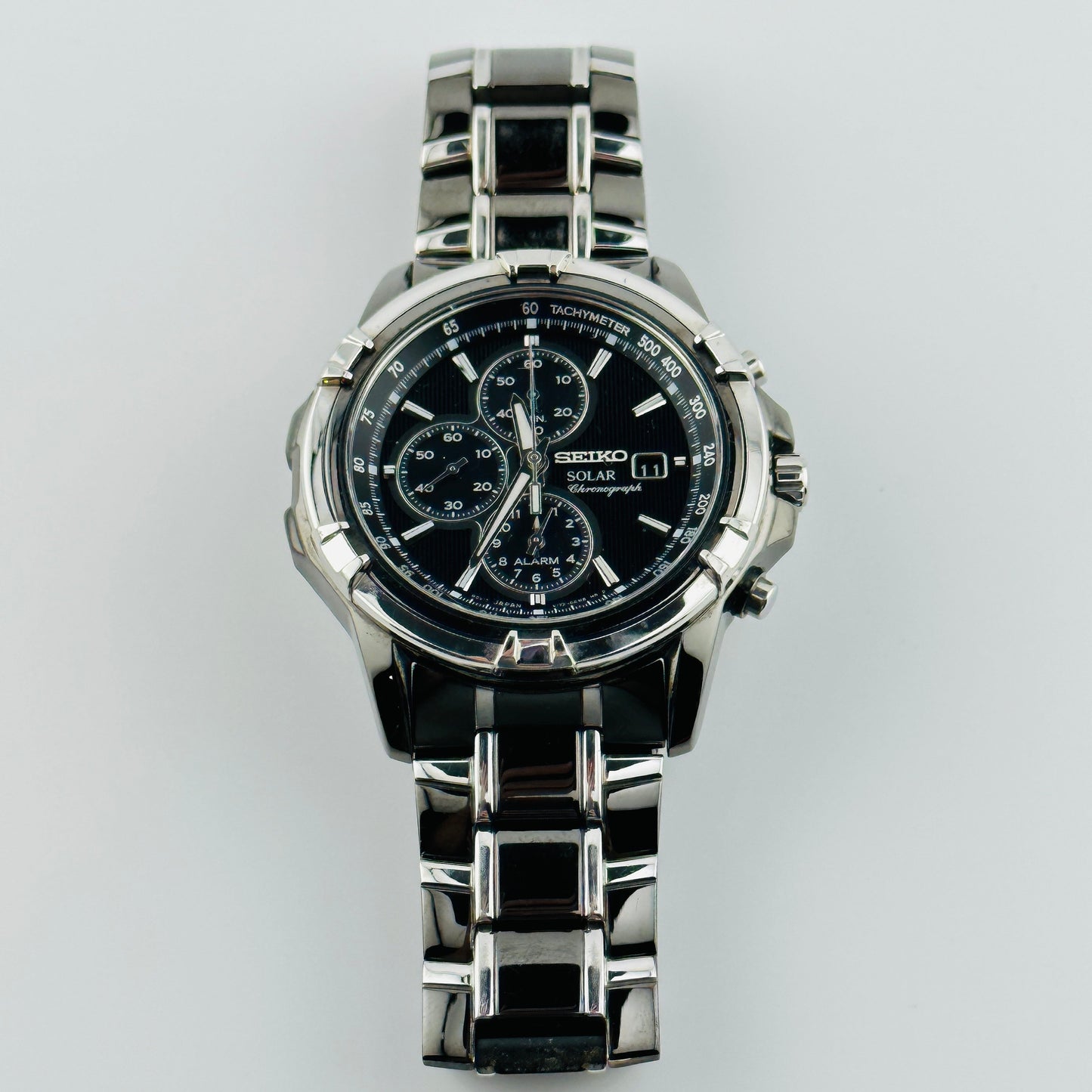 Seiko Solar Mens Analog Solar Chronograph Watch