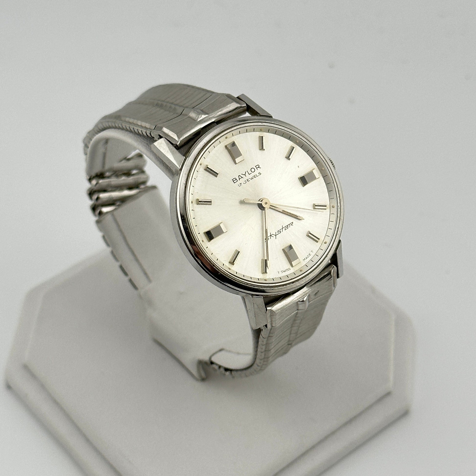 Baylor Skystar Stainless Steel Manual Wind 34mm Midsize Watch c. 1960