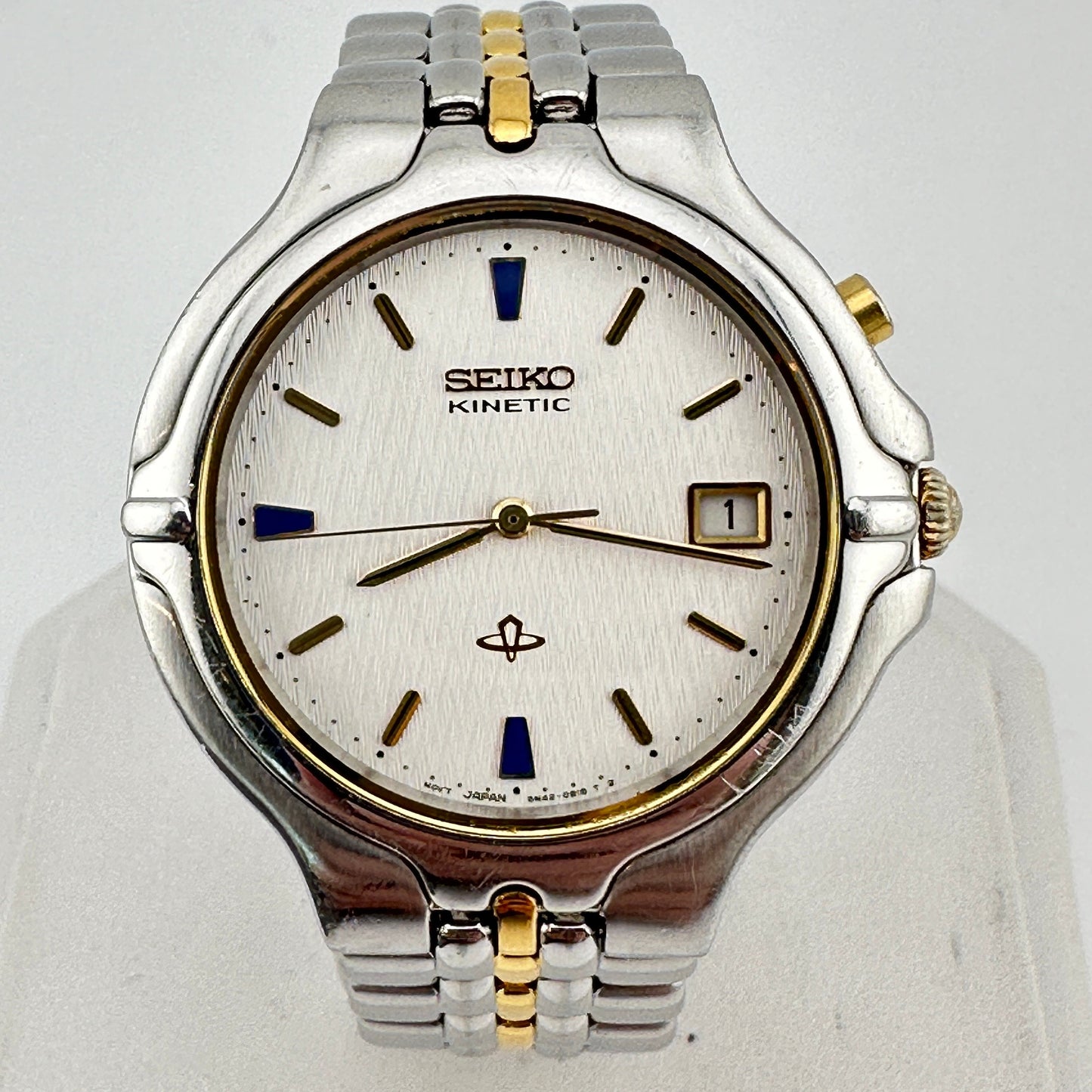 Seiko Kinetic Steel & Gold Trim Mens 39mm Watch with Date Window