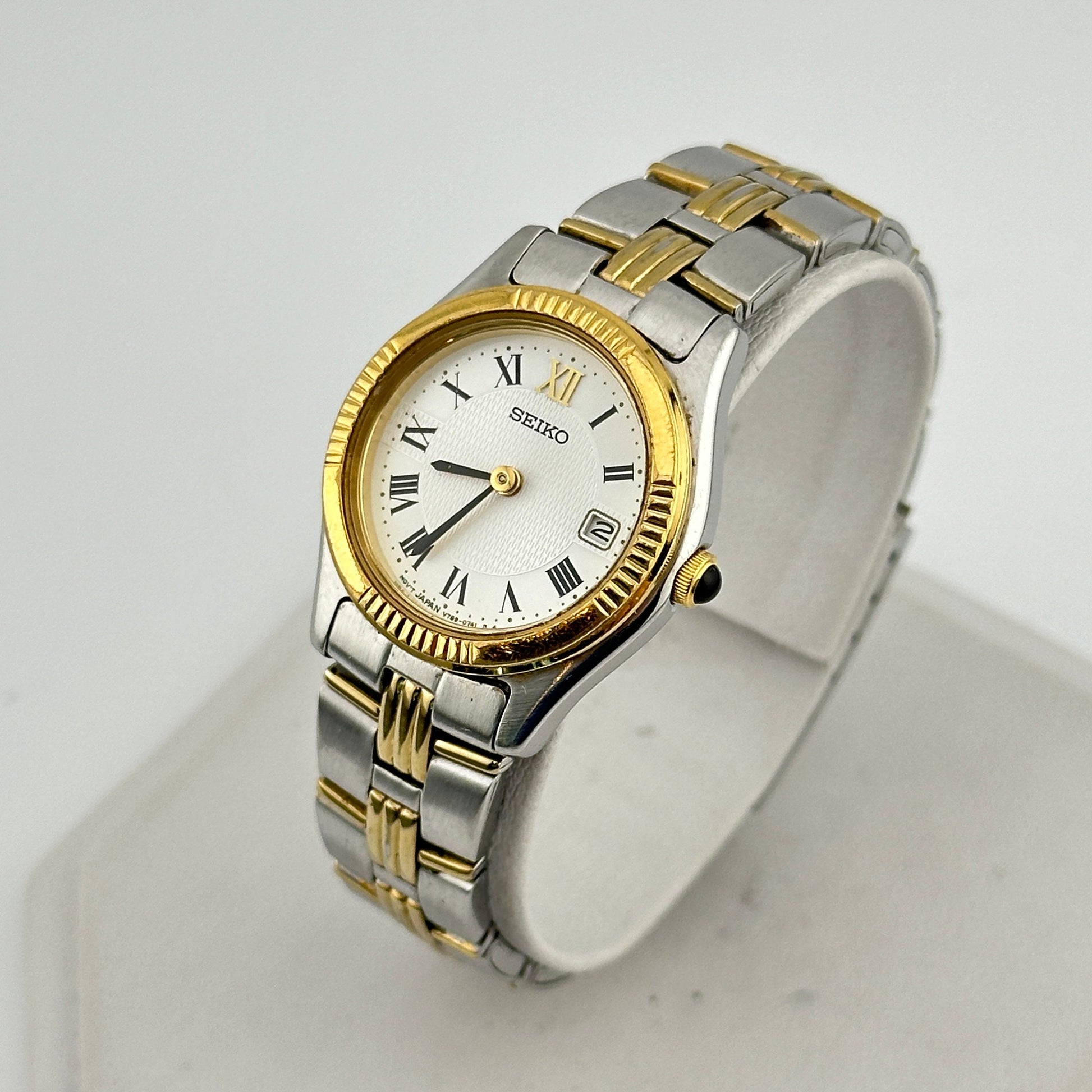 Seiko Two Tone White Dial Ladies 25mm Quartz Wristwatch c. June 1990