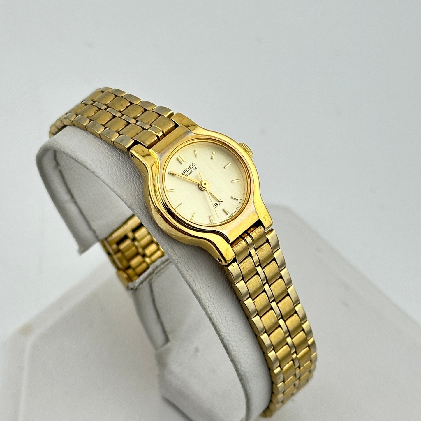 Vintage Seiko SX Gold Tone Ladies 20mm Quartz Wristwatch c. July 1992