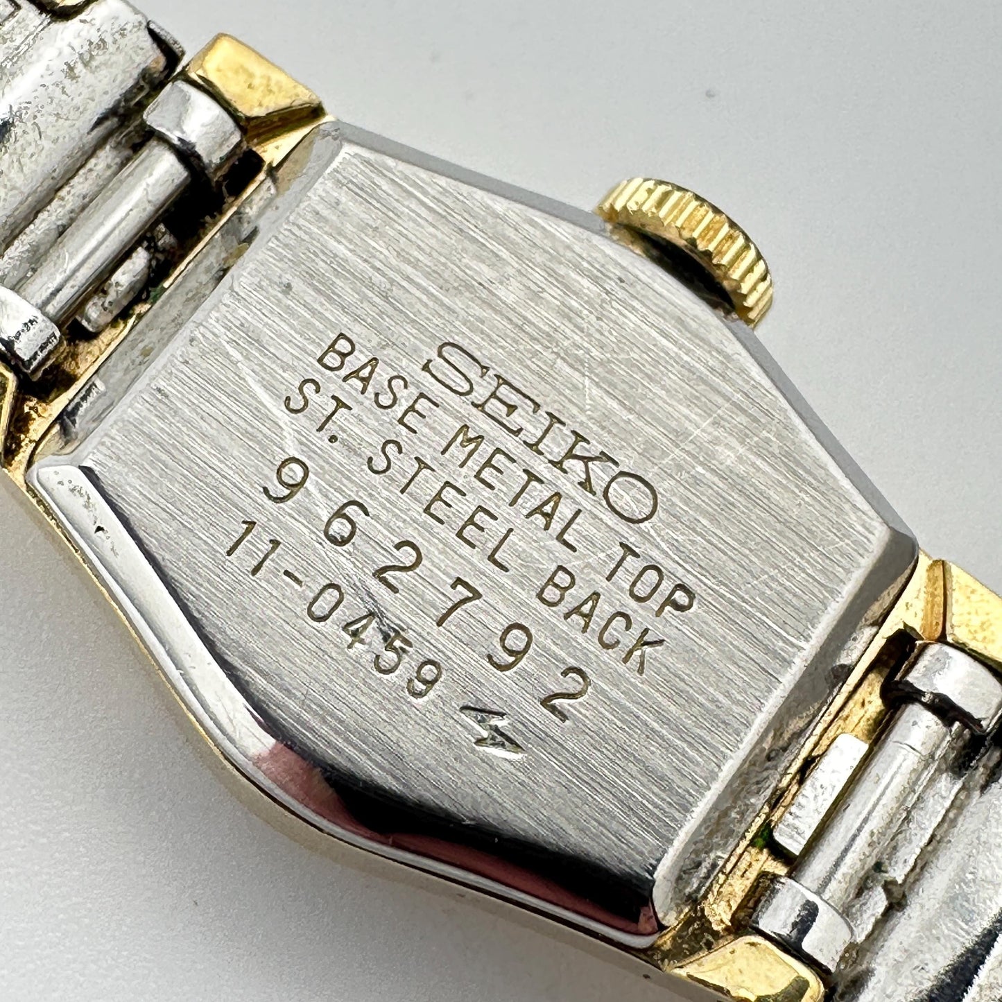 Seiko Gold Tone Quartz 16mm Ladies Cocktail Watch c. May 1979