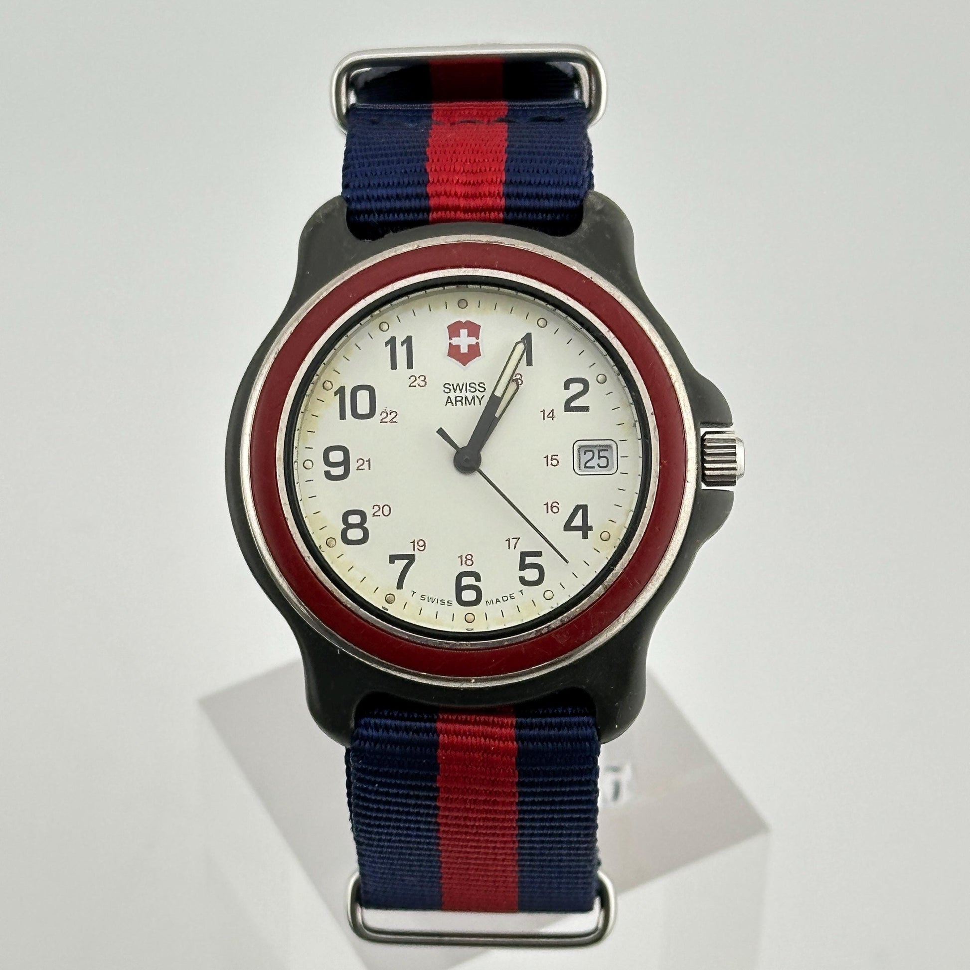 Victorinox Swiss Army Cavalry Red Bezel NATO Strap 41mm Mens Watch c. 1995