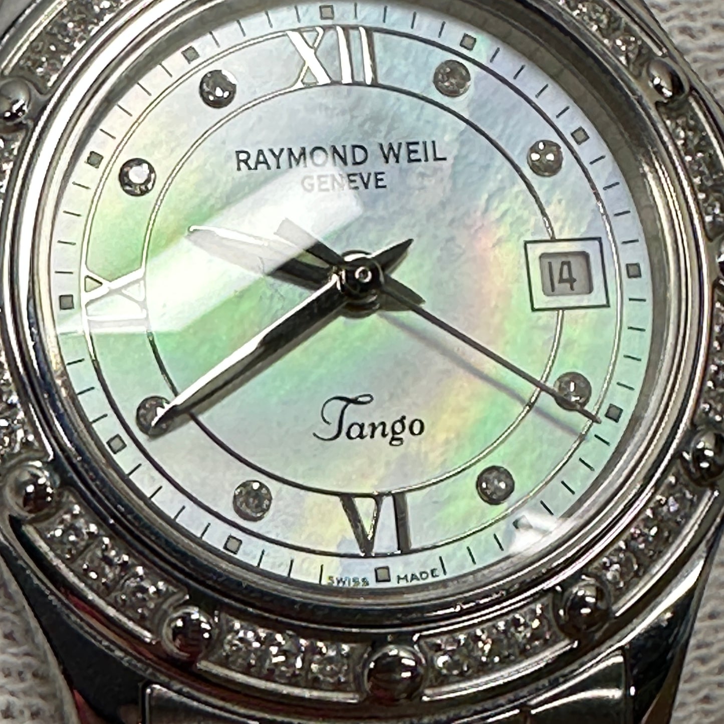 Raymond Weil Silver Tango White Mother Of Pearl Stainless Steel Diamond 5390 Women’s Wrist Watch