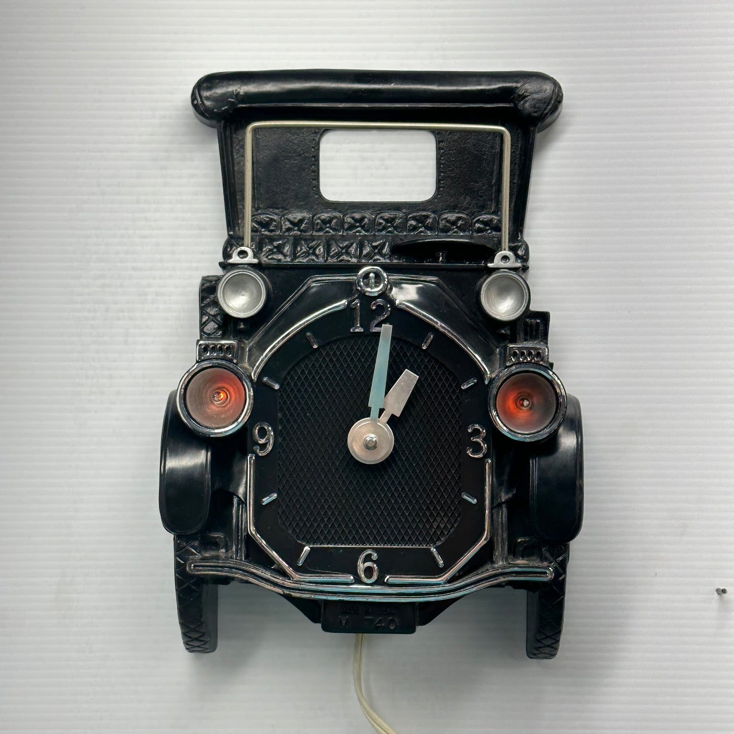 Mastercrafters Model 740 “Antique Car” Wall Clock