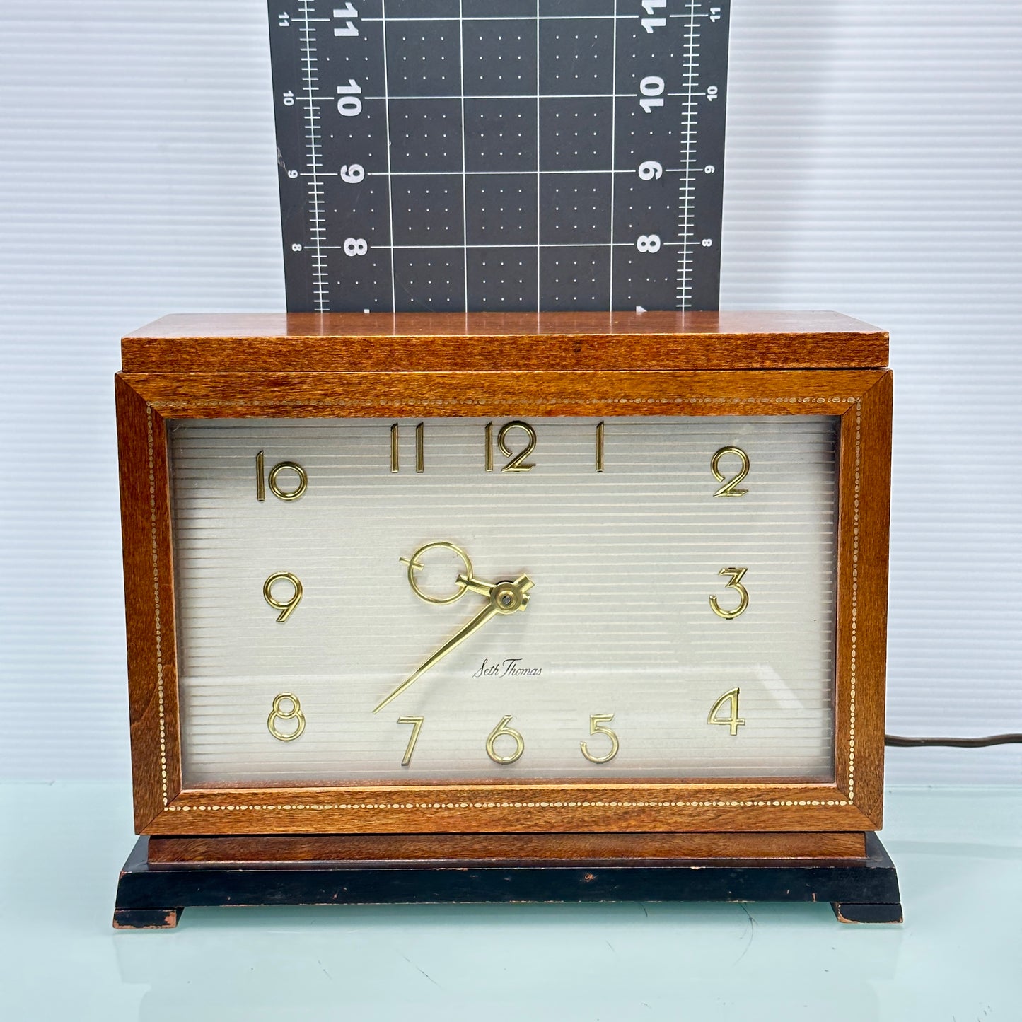 Vintage Seth Thomas Wood Case Mantle Clock Model E515-000